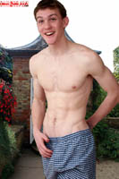 Model Dan Curren Naked Straight English Lad Uncut Enjoys Soccer & Basketball