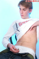 Model Jay Max Naked Straight English Lad Uncut Enjoys Extreme sports & Running