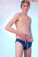 Model Jay Max Naked Straight English Lad Uncut Enjoys Extreme sports & Running