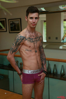 Model Damian Olsen Naked Straight English Lad Uncut Enjoys Gym