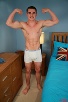 Model Logan Hardy Naked Straight English Lad Uncut Enjoys Gym