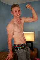 Model Jordan Henderson Naked Straight English Lad Uncut Enjoys Wrestler