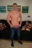 Model Thomas Parks Naked Straight English Lad Uncut Enjoys Gym & Football
