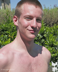 Englishlads.com: Newbie James - Blond, Str8, Defined and Well Hung