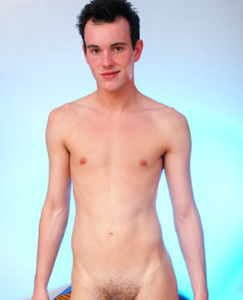 Englishlads.com: Pete decides to try nude modelling and obviously enjoys himself!
