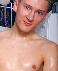 Englishlads.com: Straight Swimmer David soaps up in his trunks and shows off his toned body