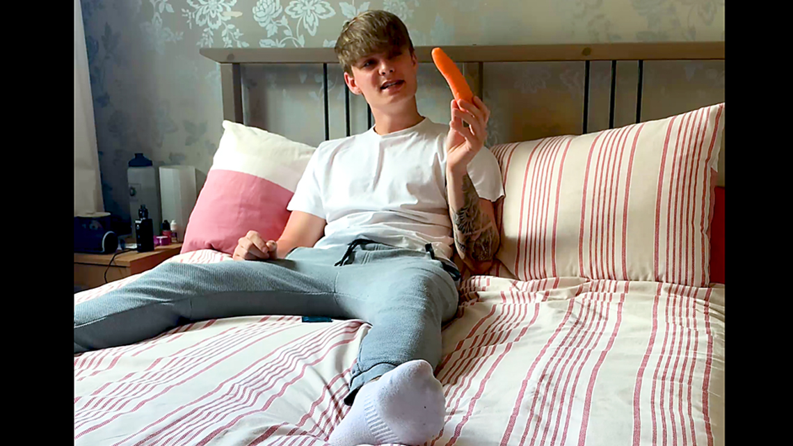 Young Straight Flynn Wanks his Uncut Cock & Pumps his Hole with a Carrot whilst Home Alone!