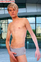 Model Jamie Johnson Naked Gay English Lad Uncut Enjoys Gynmatics & Tennis
