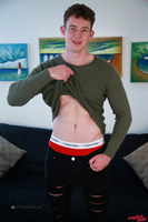 Model Tom Sutcliffe Naked Straight English Lad Uncut Enjoys Gym & Boxing