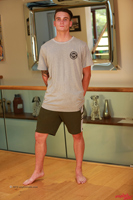Model Flynn Peacock Naked Straight English Lad Uncut Enjoys Gym