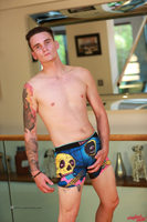 Model Flynn Peacock Naked Straight English Lad Uncut Enjoys Gym