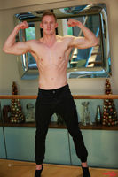 Model Noah Goulding Naked Straight English Lad Uncut Enjoys Gym