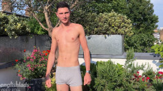 Young Tall & Lean Footballer 1st Wank Outside & his Uncut Cock Squirts Cum Everywhere!