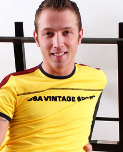 Englishlads.com: David Lifts Weights & Shows off his Massive Uncut Whopper!