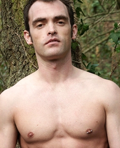 Englishlads.com: Gary strips out of his overalls in the woods and cums all over his muscular stomach and chest