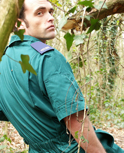 Englishlads.com: Gary strips out of his overalls in the woods and cums all over his muscular stomach and chest