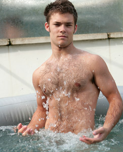 Englishlads.com: Hairy str8 lad in the hot tub