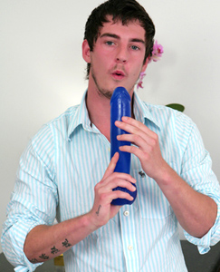 Englishlads.com: Naughty Straight Hunk Liam - His 1st Time Playing With a Dildo & Wow What a Cum Shot!