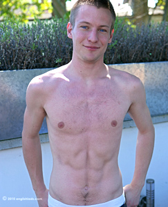 Englishlads.com: Newbie James - Blond, Str8, Defined and Well Hung