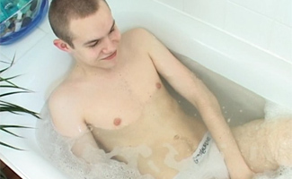 Stevie in the bath
